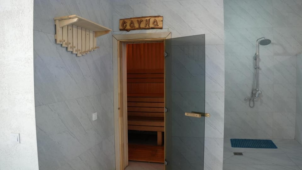 Royal Pool Cottage House in Kazakhstan