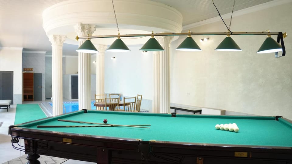 Royal Pool Cottage House in Kazakhstan