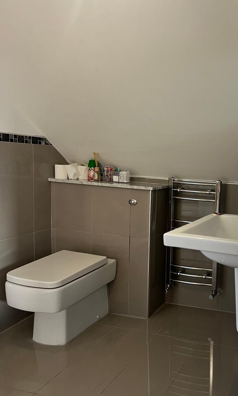 2 bed flat, sleeps 8, driveway, 5 Mins to Brixton Apartment in London Borough of Southwark