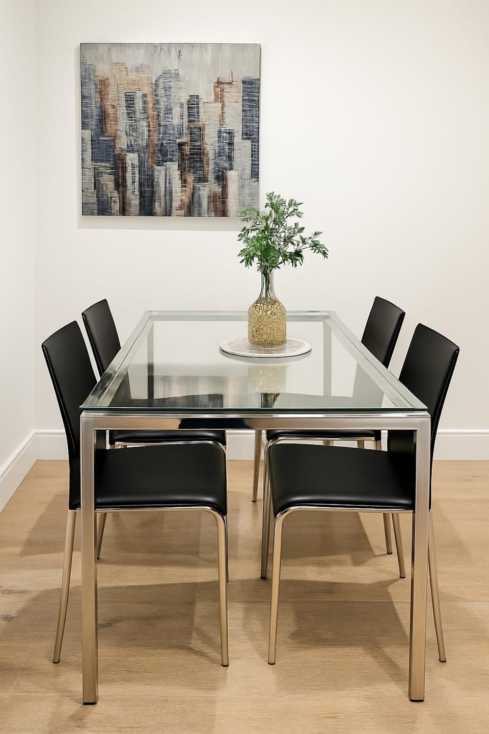 2 bed flat, sleeps 8, driveway, 5 Mins to Brixton Apartment in London Borough of Southwark