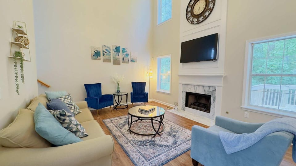 TV and multimedia, Living room, Seating area