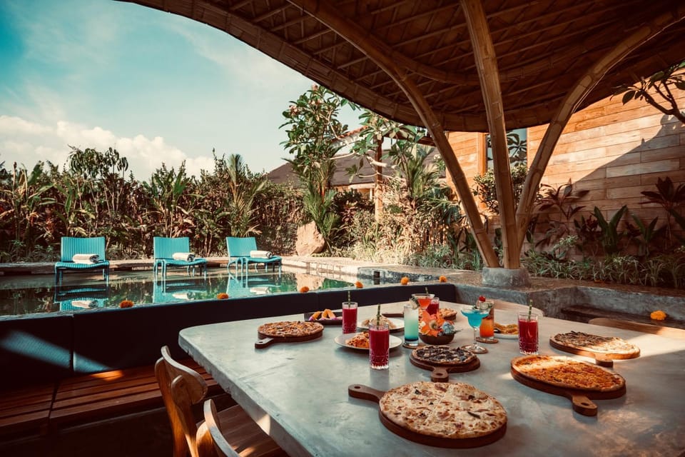Day, Garden, Dining area, Pool view, Swimming pool, Lunch