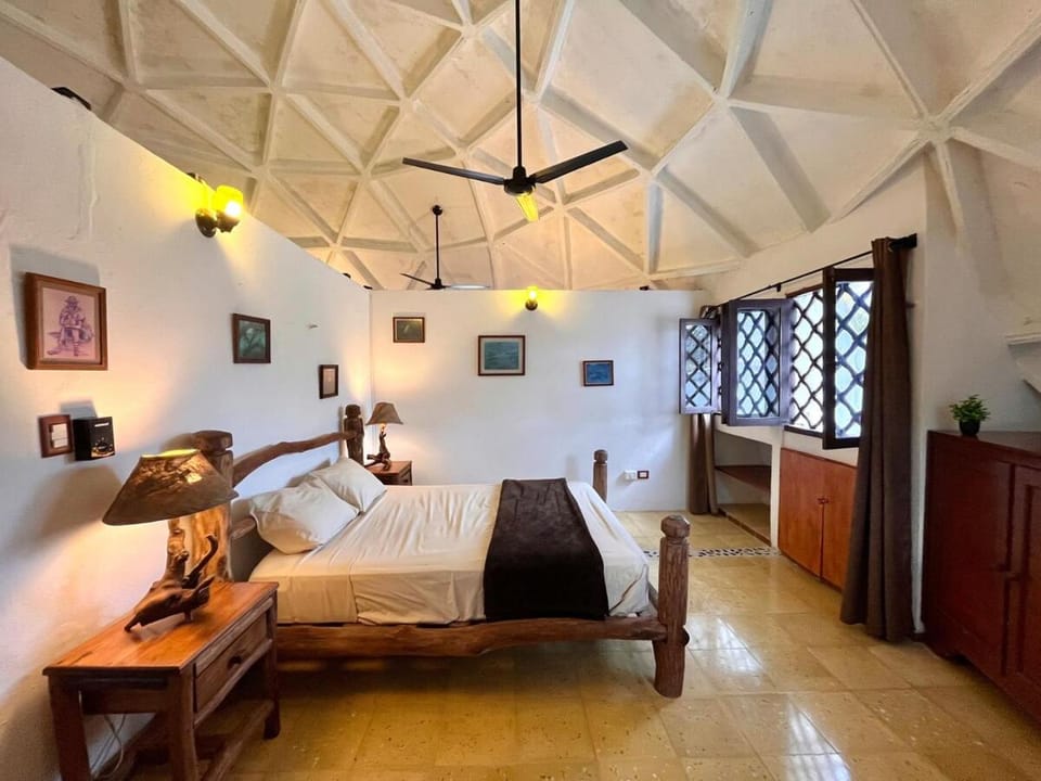 1 Street from the beach, Pool, Rooftop Bar & AC Apartment in State of Yucatan