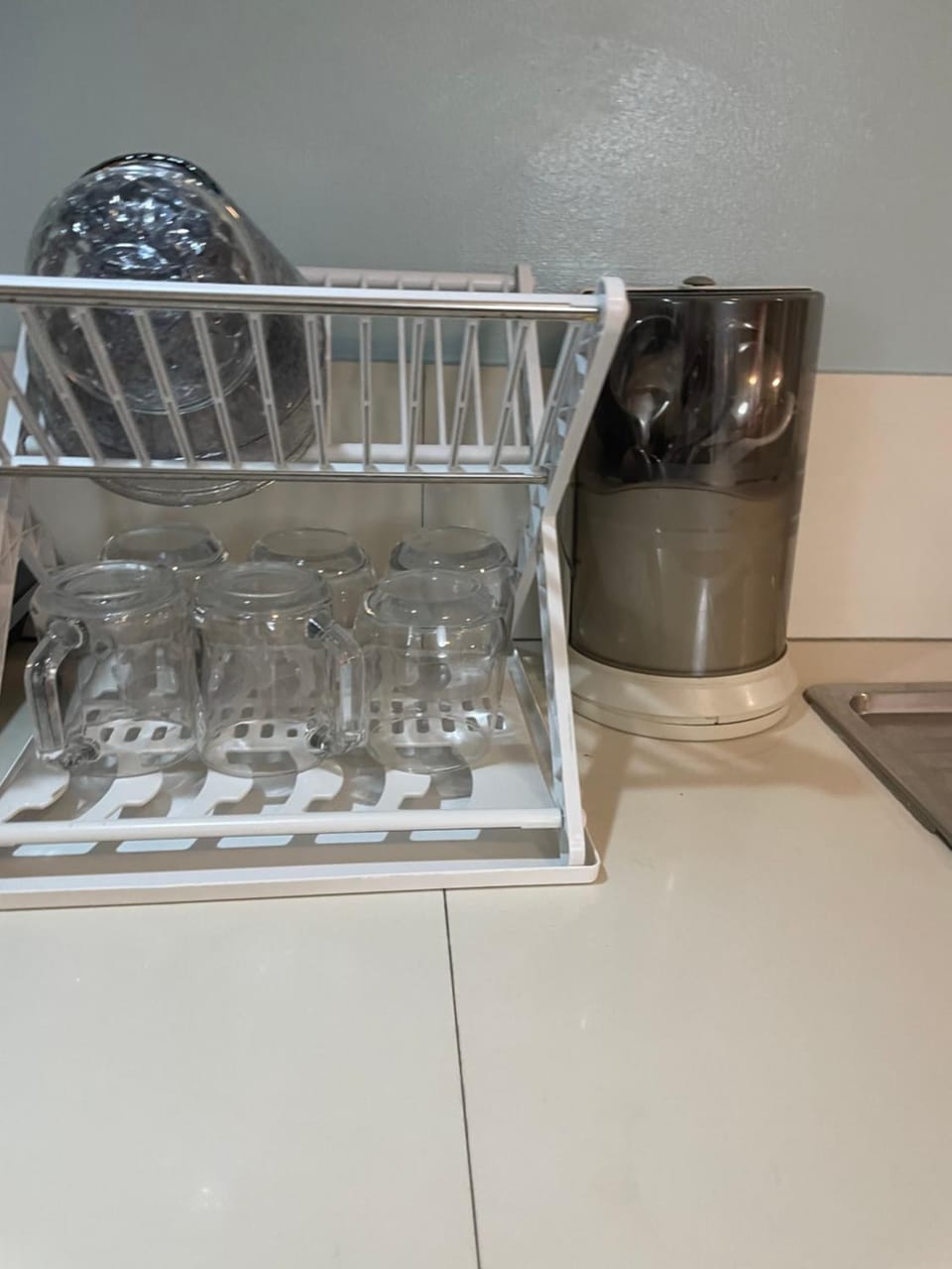 Cozy Oasis Free pool, netflix, playground Apartment in Pasig
