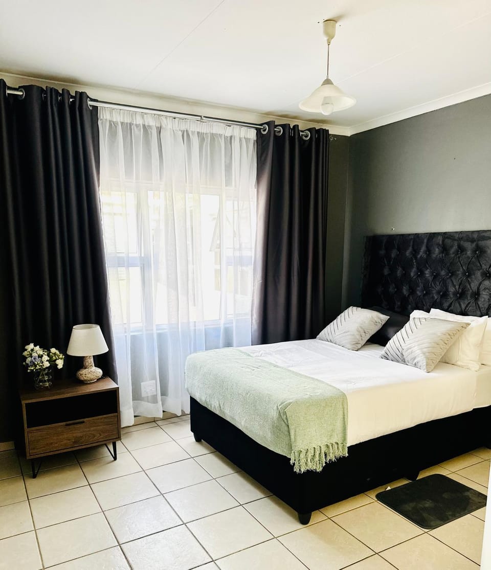SerenityStay 37 on Zebra Bed and Breakfast in South Africa