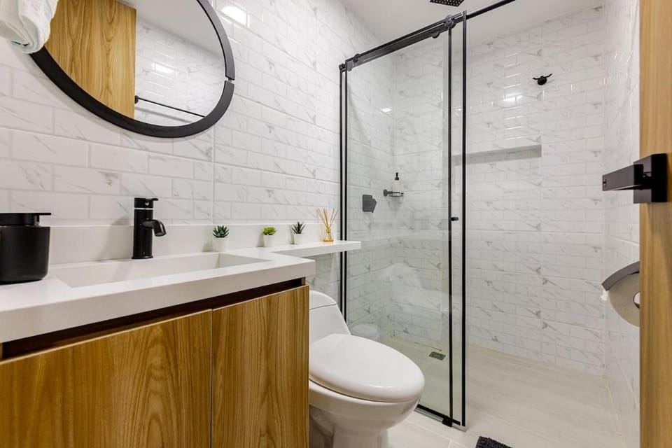 Shower, Toilet, Bathroom
