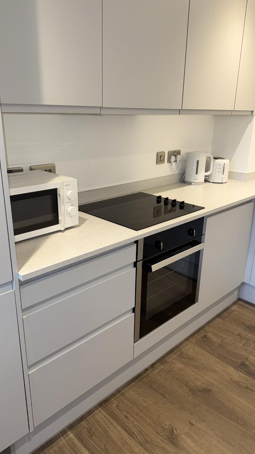 Joyful Group - Stylish 2 Bedroom Duplex with Sofa Bed in Salford M5 Apartment in Salford