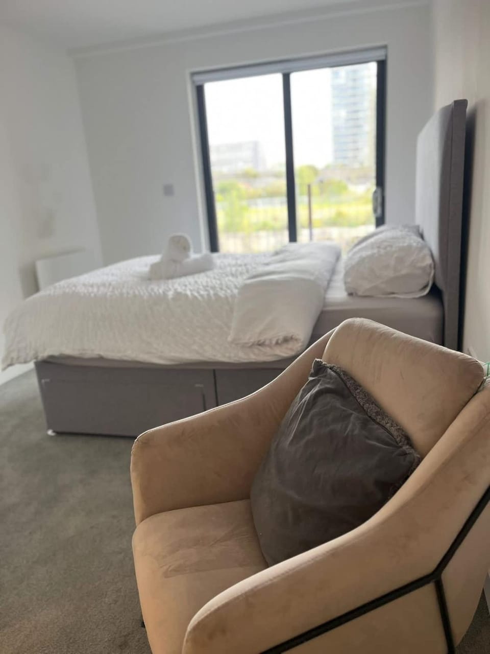 Joyful Group - Stylish 2 Bedroom Duplex with Sofa Bed in Salford M5 Apartment in Salford