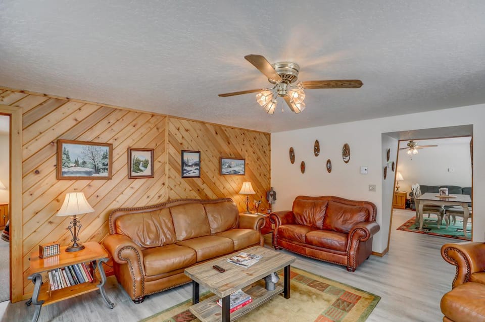 Ponderosa - 5-acre retreat with serene views by Lake Cascade House in Valley County