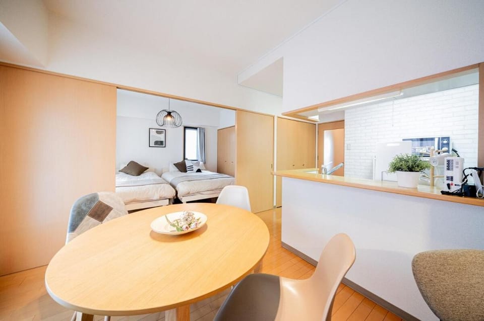 SN2A おしゃれで広々としたお部屋 大須商店街徒歩10分 8人可能 Stylish and spacious room 10-minute walk to Osu Shopping Street Accommodates 8 people Apartment in Nagoya