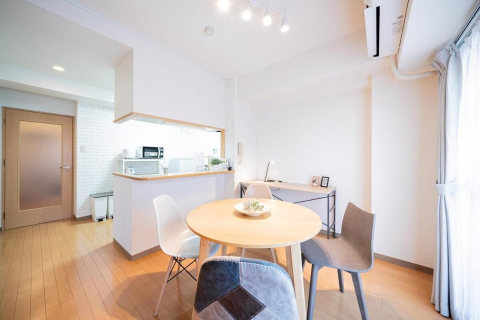 SN2A おしゃれで広々としたお部屋 大須商店街徒歩10分 8人可能 Stylish and spacious room 10-minute walk to Osu Shopping Street Accommodates 8 people Apartment in Nagoya