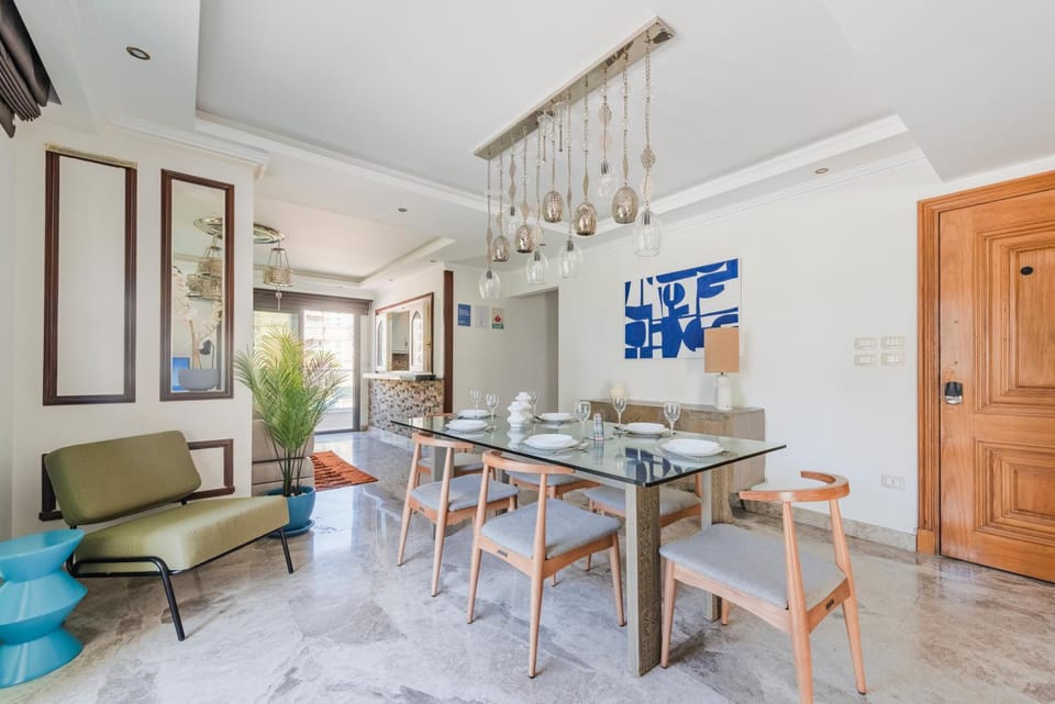 Living room, Dining area