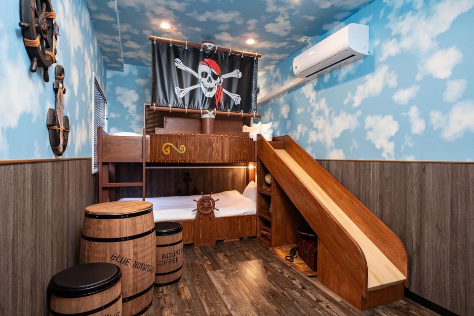 Bed, Bedroom, bunk bed, air conditioner