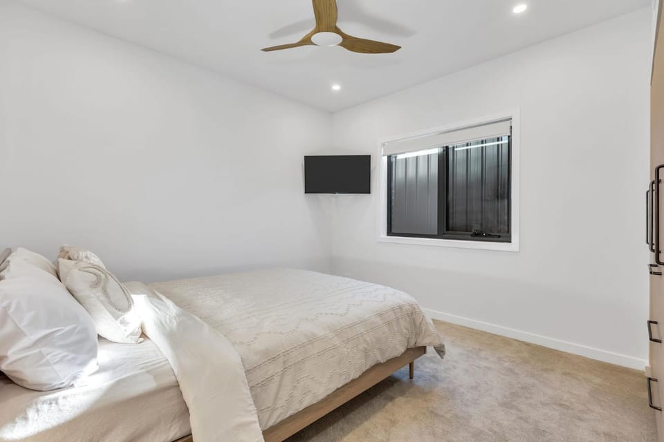 The Base at Abbott. Unwind with Private Spa -14 Abbott Street Apartment in Jindabyne