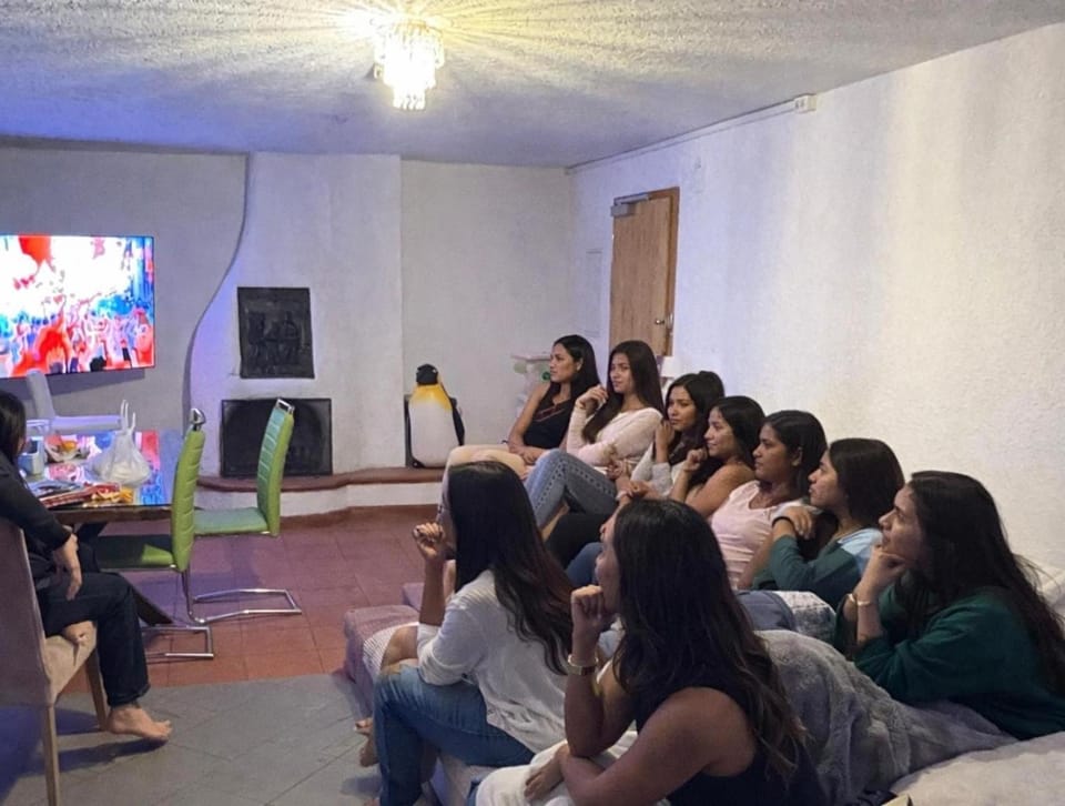 Communal lounge/ TV room, TV and multimedia, Living room, Evening entertainment, group of guests