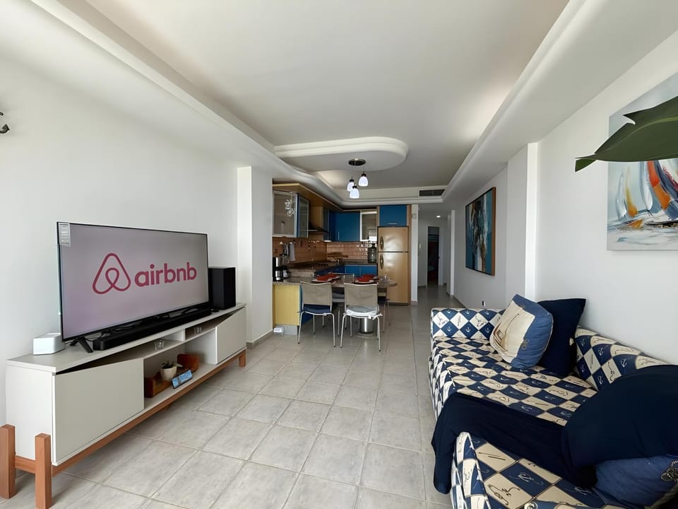 Communal lounge/ TV room, TV and multimedia, Living room