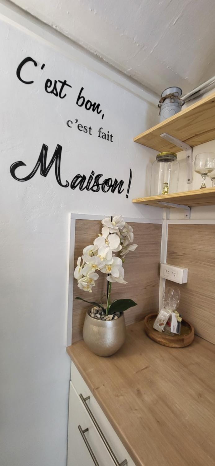 Appartement Chaleureux avec Jardin proximité Métro Apartment in Marseille