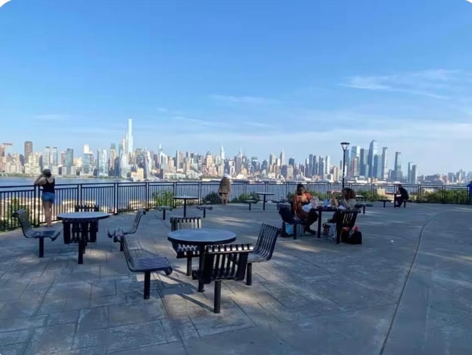 Nearby landmark, Natural landscape, City view