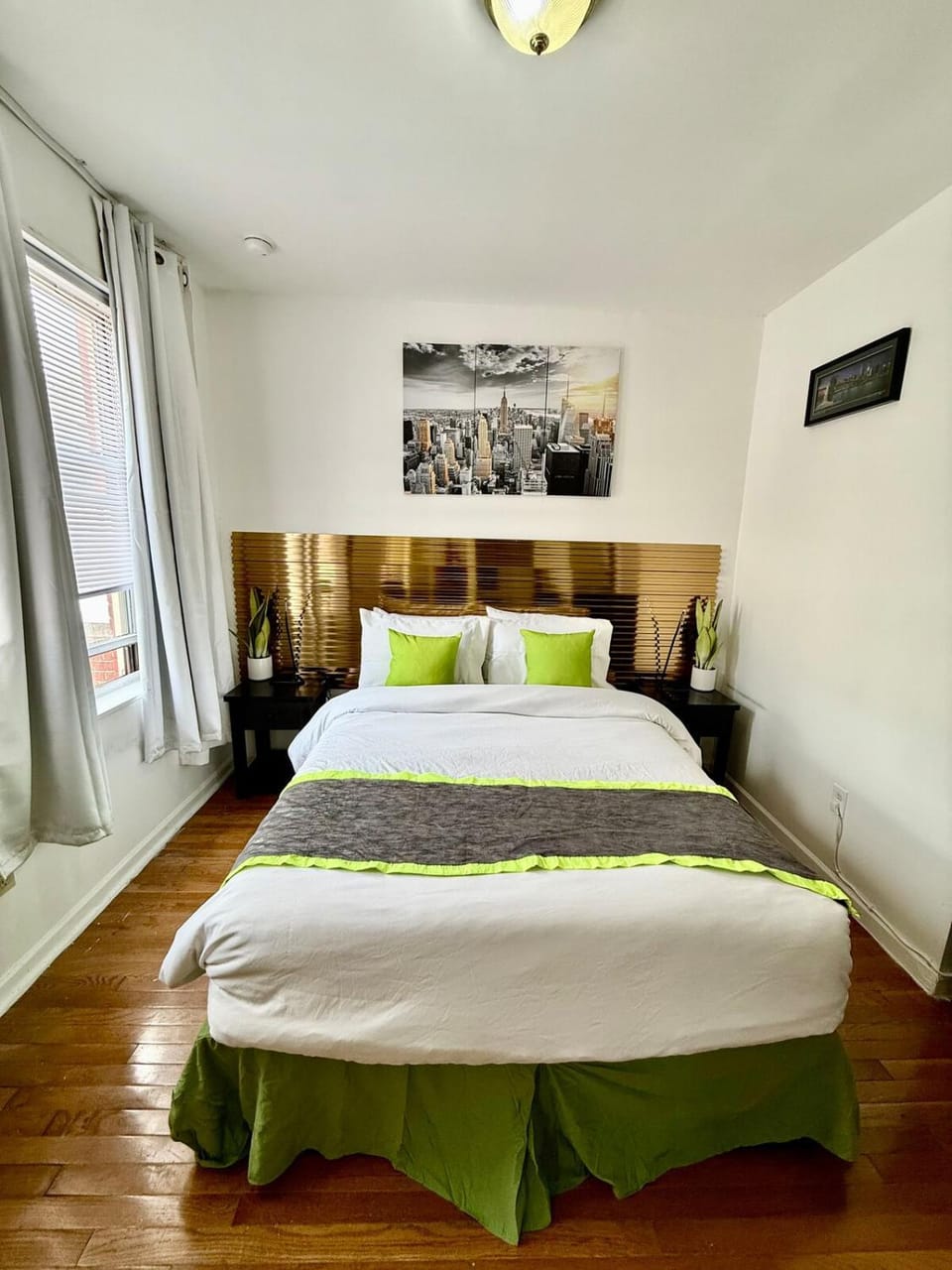 Photo of the whole room