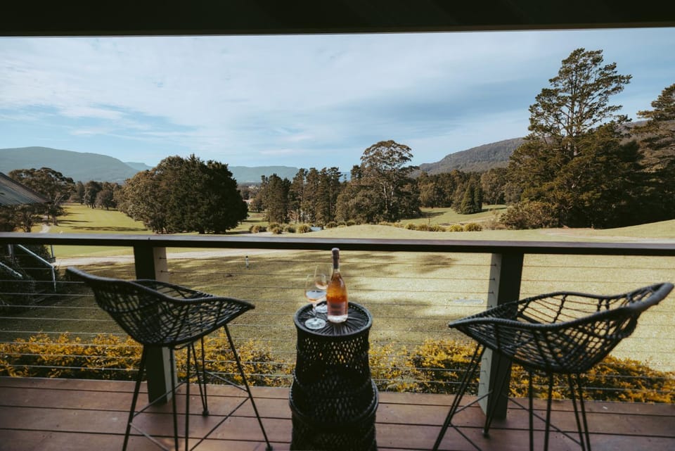 Jimmys Cabin - Kangaroos, Kookaburras, sleeps 4! Cabin in Kangaroo Valley