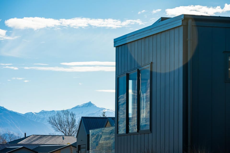 Property building, Day, Natural landscape, Mountain view