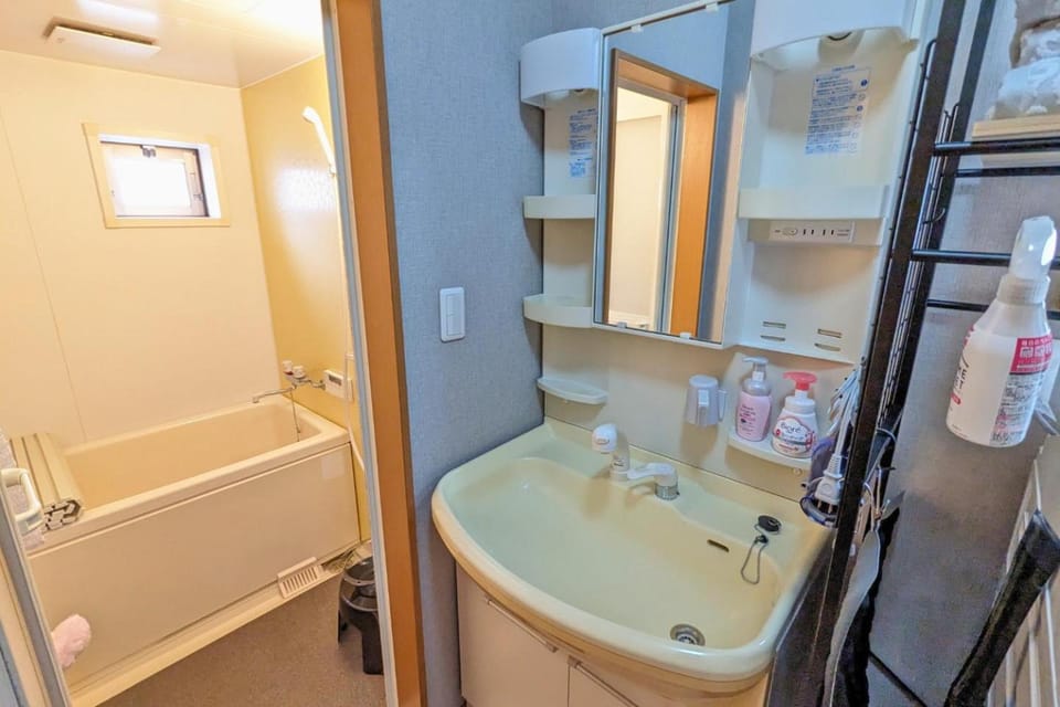 Shower, Bathroom, Bath, towels