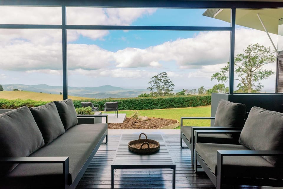 Patio, Natural landscape, View (from property/room), Balcony/Terrace, Seating area, Mountain view