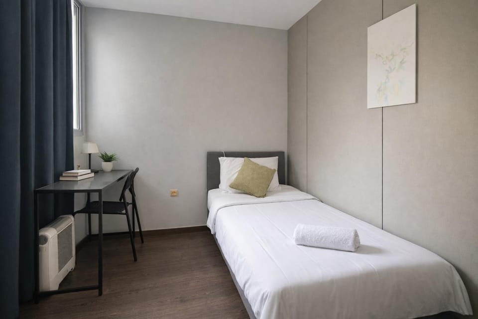 Cozy Single Room - Nearby Station & Olympic Park - Shared Bathroom Bed and Breakfast in Lidcombe