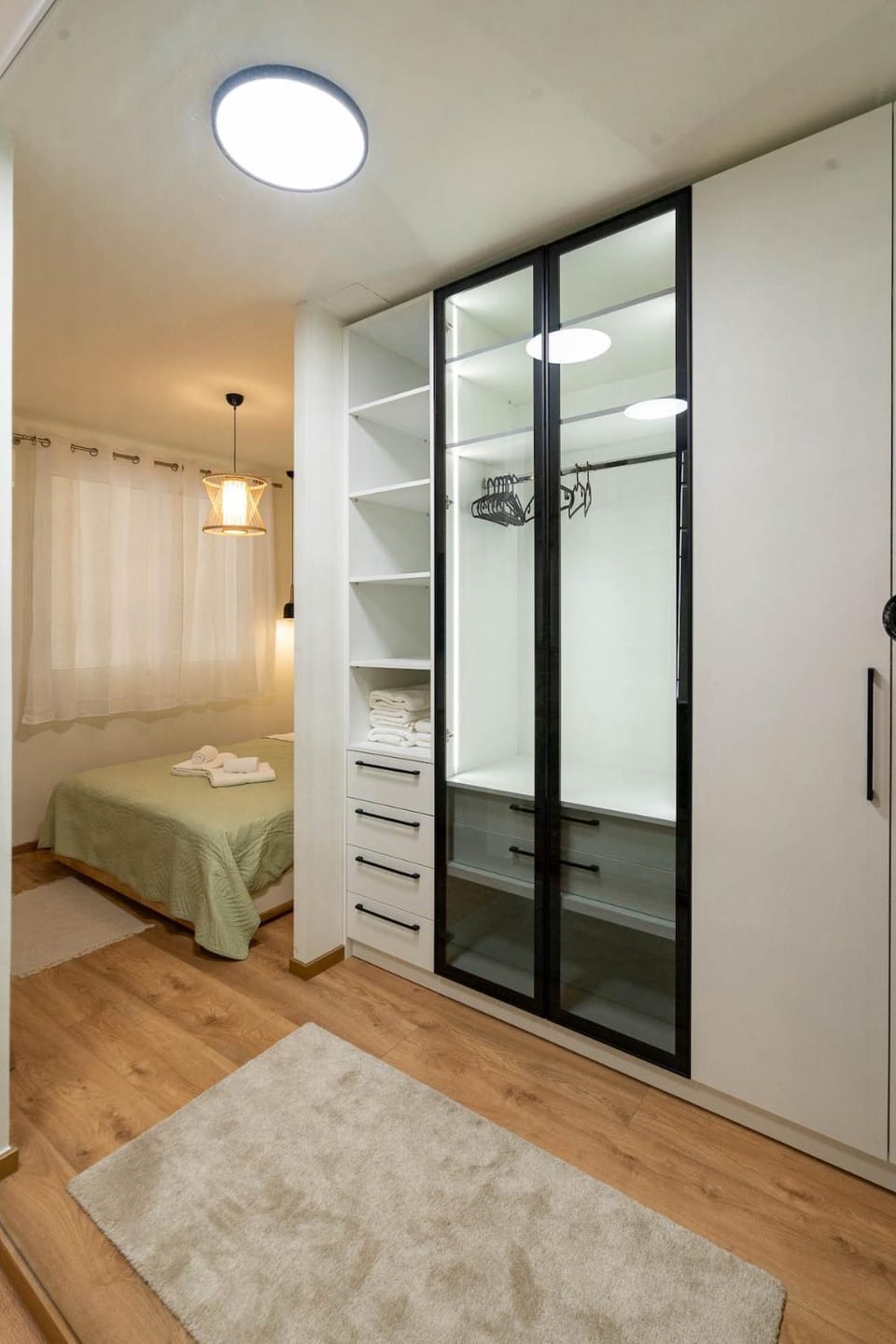 Bright Athens Getaway Apartment in Athens