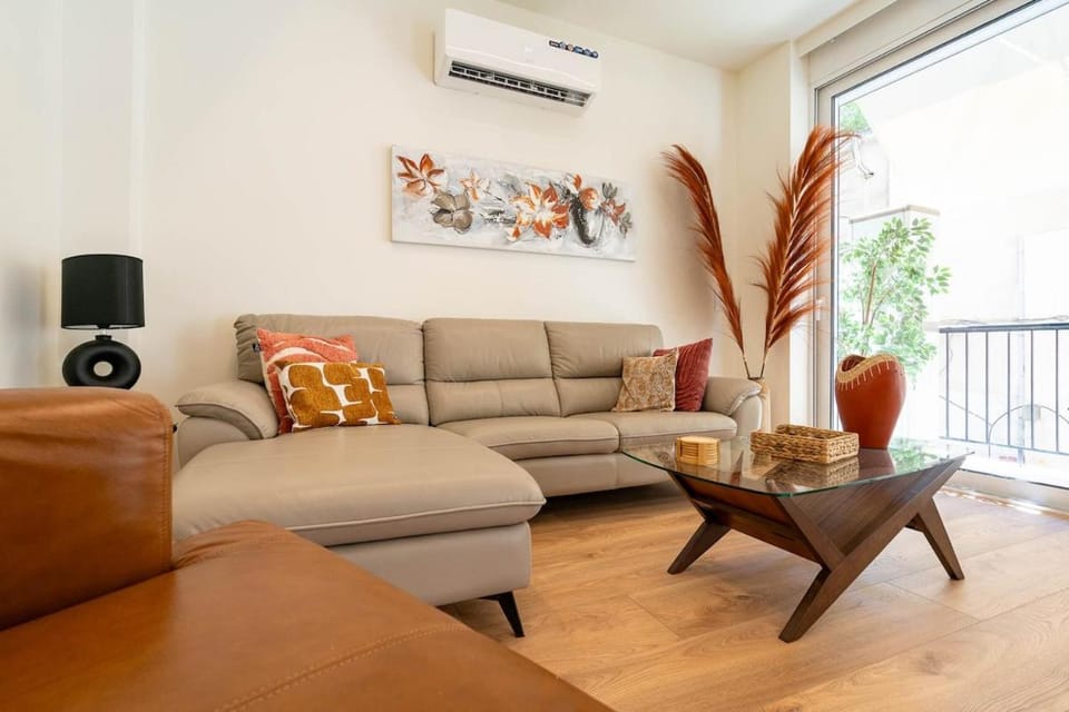 Bright Athens Getaway Apartment in Athens
