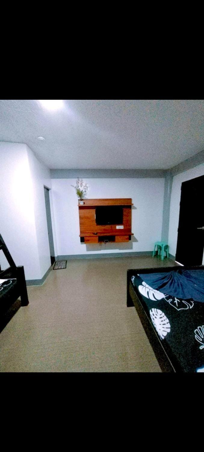 Mekeni Transient House and Restaurant Pagudpud Hostel in Ilocos Region