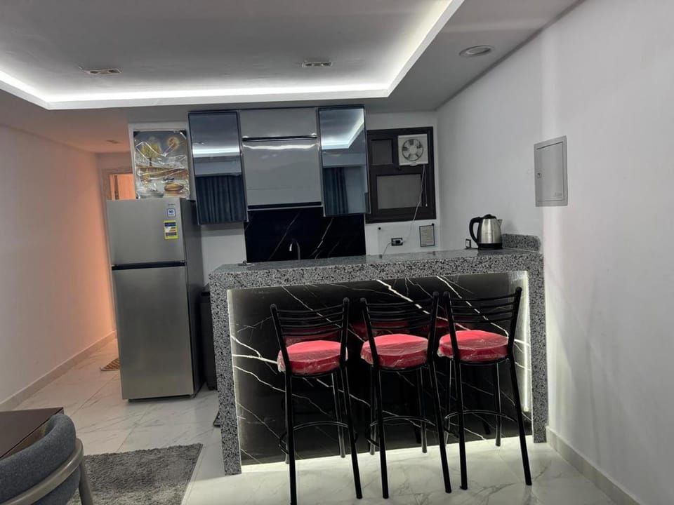 Kitchen or kitchenette, Dining area, minibar