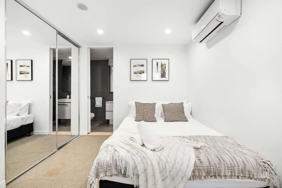 Stylish 2BR Retreat Walk to shop & Local Hotspots Apartment in Brisbane City