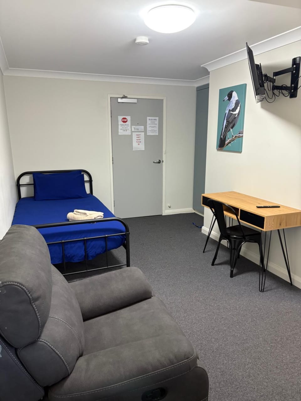 Bed, TV and multimedia, Photo of the whole room, Seating area