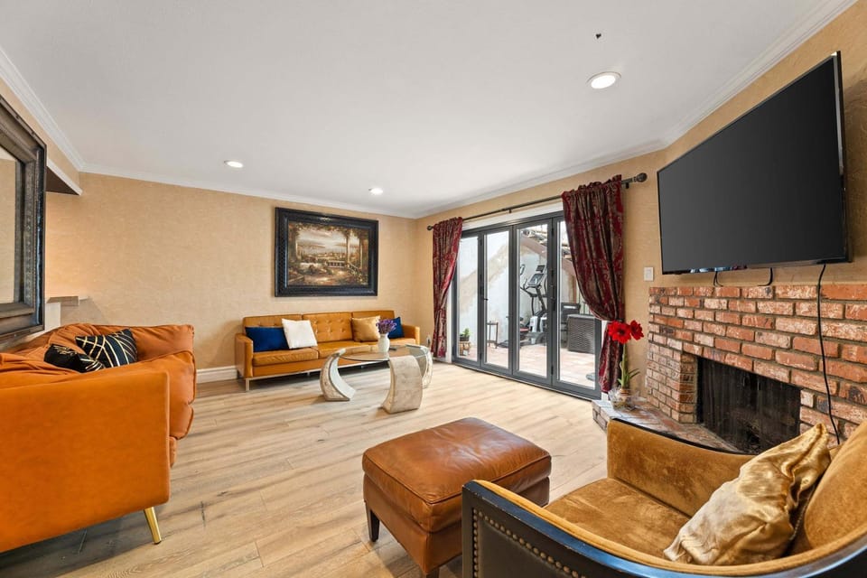 Allura Studio City Mediterranean with Private Pool House in Studio City