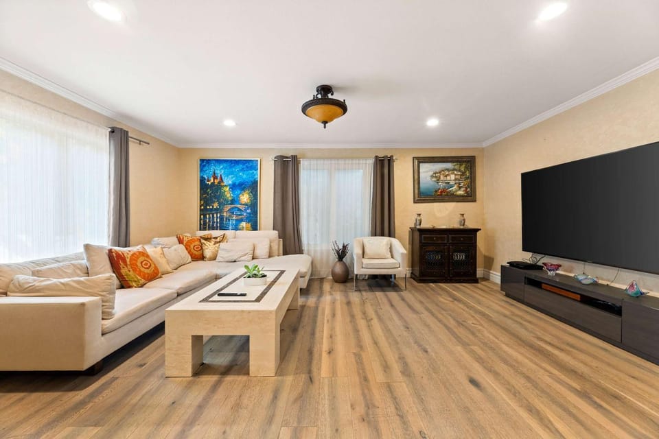 Allura Studio City Mediterranean with Private Pool House in Studio City