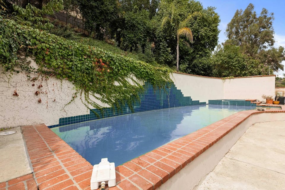 Allura Studio City Mediterranean with Private Pool House in Studio City