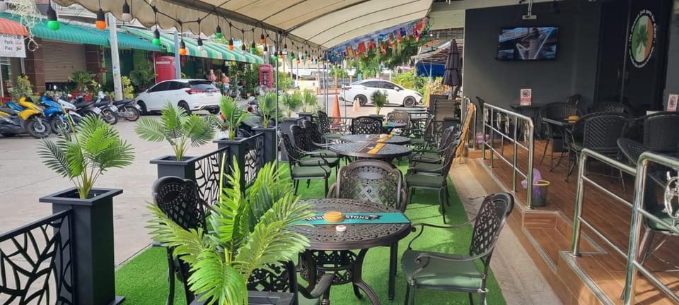 The Shamrock Hotel in Chon Buri Changwat
