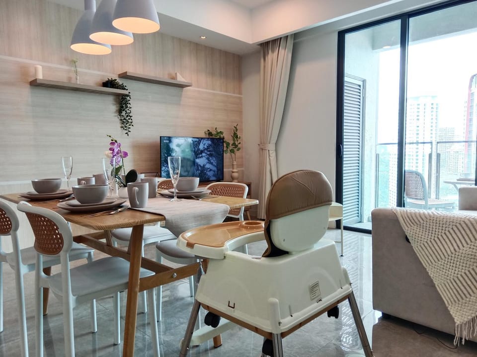 Living room, Dining area