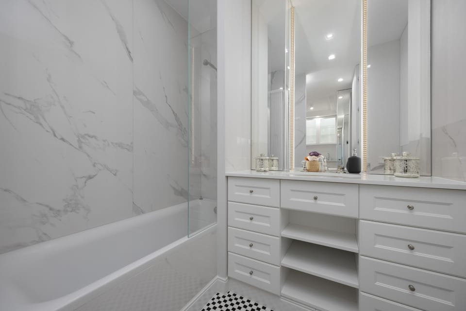 Bathroom, Bath