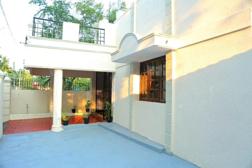 Property building, Day