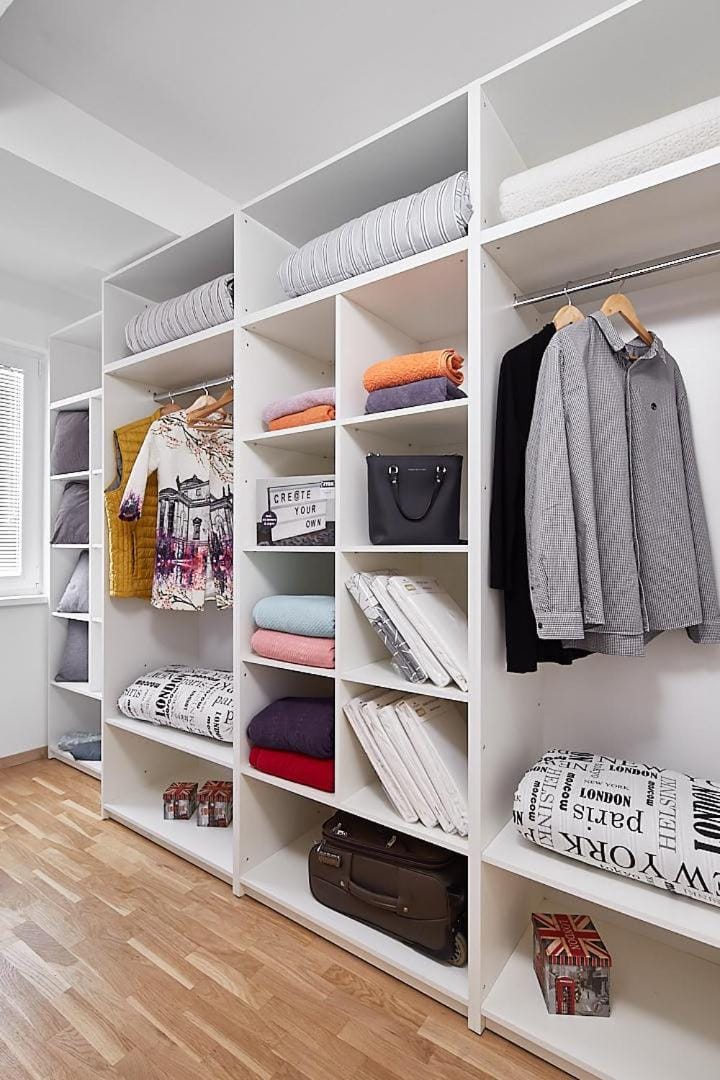 towels, wardrobe