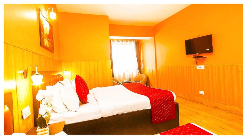 Communal lounge/ TV room, Bed, TV and multimedia, Photo of the whole room, Evening entertainment, Bedroom