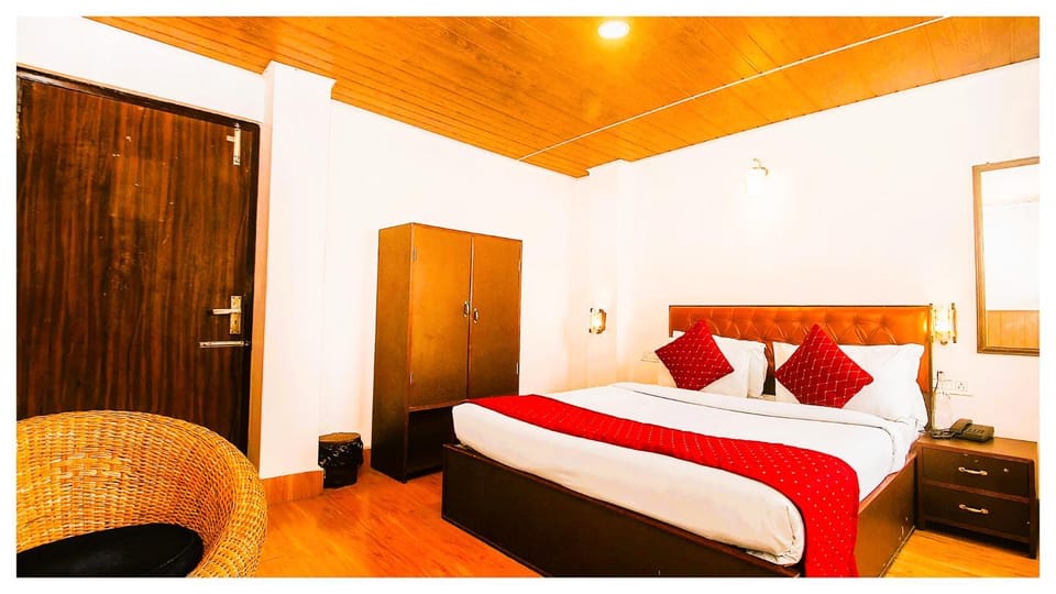 Bed, Photo of the whole room, Bedroom, wardrobe