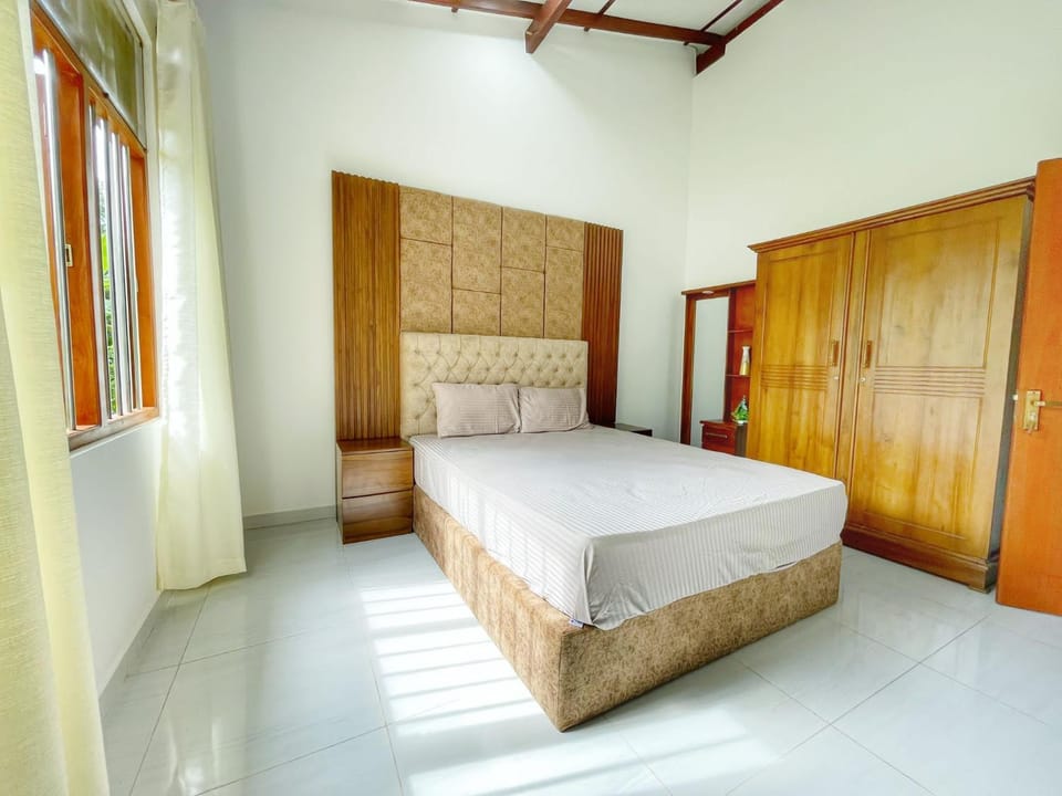 Serene Villa Hotel in Western Province