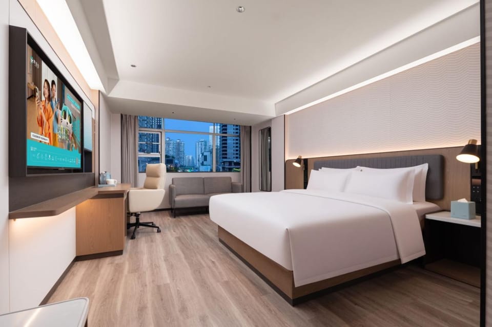 Bed, Photo of the whole room, Bedroom