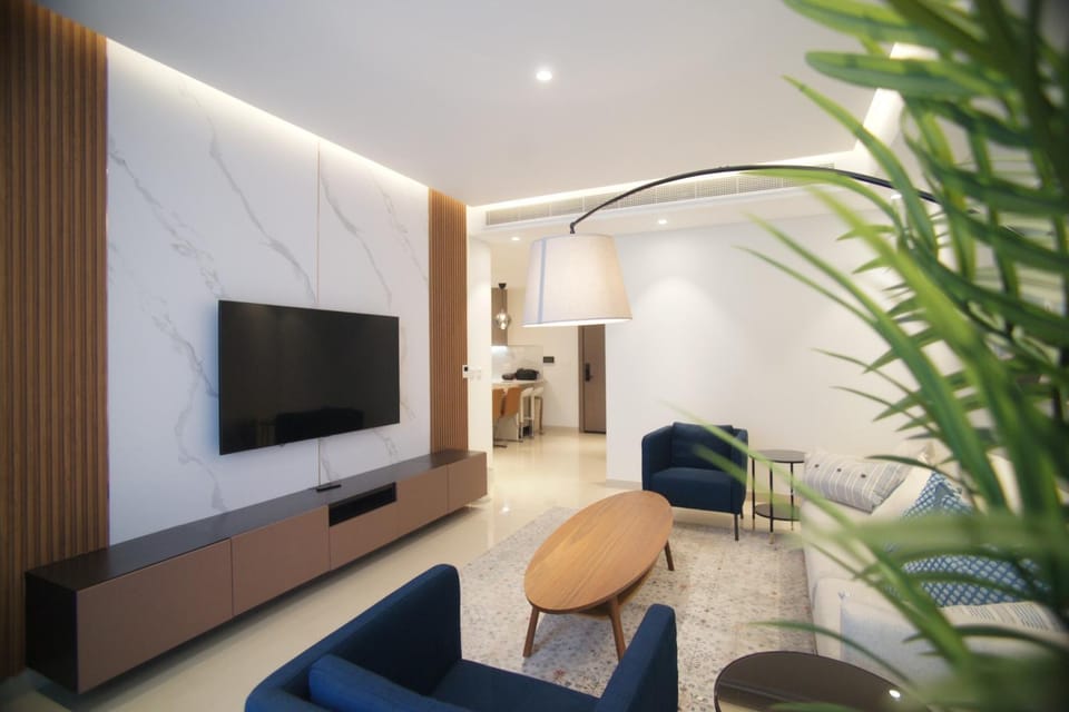 TV and multimedia, Living room, Seating area, Evening entertainment