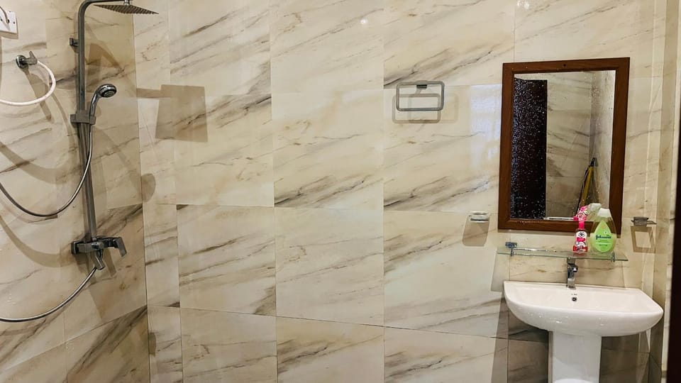 Bathroom, Public Bath