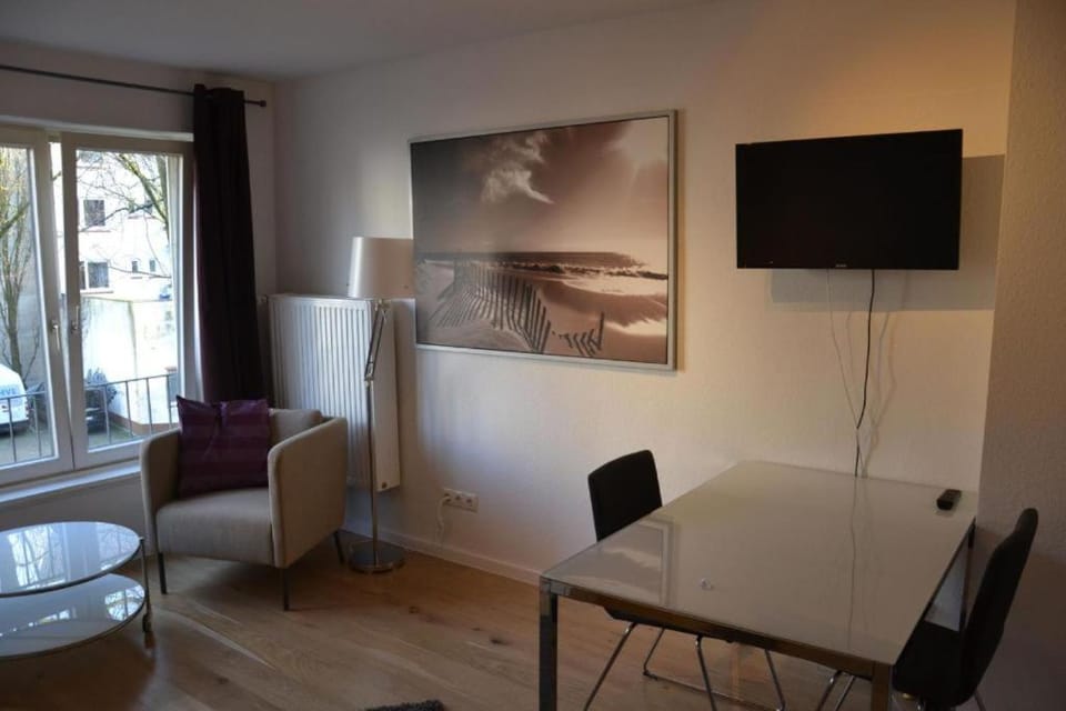 TV and multimedia, Seating area, Evening entertainment