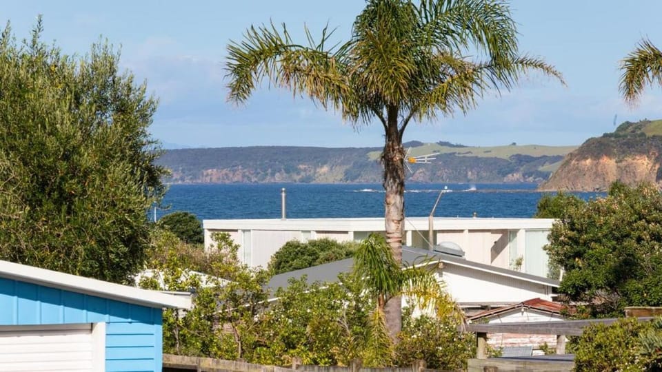 Omaha's Shore Thing House in Auckland Region